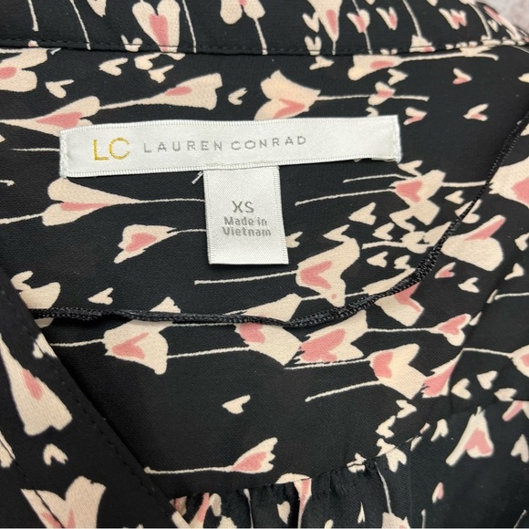 Lauren Conrad Black Pink Heart Print Roll Tab Sleeve Blouse - Picture 6 of 8